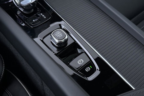Volvo XC60 T6 Plus Black Edition | Harman/Kardon | Pilot Assist | Panoramadak | 360° Camera | Head-Up | Stoel+Stuurverwarming | 21 Inch