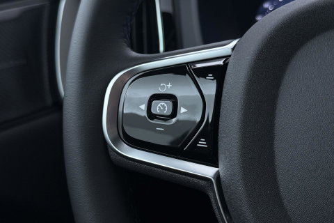 Volvo XC60 T6 Plus Black Edition | Harman/Kardon | Pilot Assist | Panoramadak | 360° Camera | Head-Up | Stoel+Stuurverwarming | 21 Inch