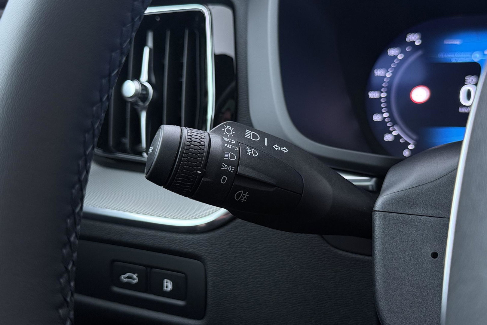 Volvo XC60 T6 Plus Black Edition | Harman/Kardon | Pilot Assist | Panoramadak | 360° Camera | Head-Up | Stoel+Stuurverwarming | 21 Inch