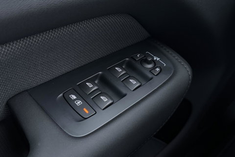 Volvo XC60 T6 Plus Black Edition | Harman/Kardon | Pilot Assist | Panoramadak | 360° Camera | Head-Up | Stoel+Stuurverwarming | 21 Inch