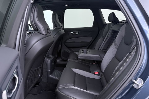 Volvo XC60 T6 Plus Black Edition | Harman/Kardon | Pilot Assist | Panoramadak | 360° Camera | Head-Up | Stoel+Stuurverwarming | 21 Inch