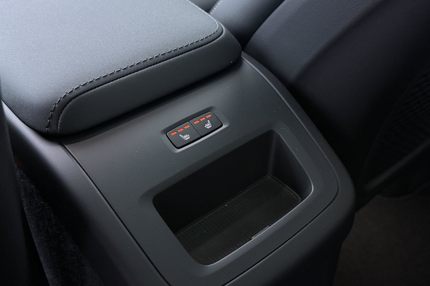 Volvo XC60 T6 Plus Black Edition | Harman/Kardon | Pilot Assist | Panoramadak | 360° Camera | Head-Up | Stoel+Stuurverwarming | 21 Inch