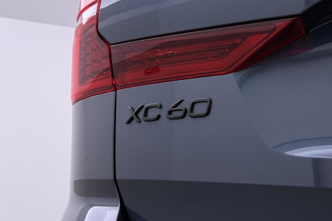 Volvo XC60 T6 Plus Black Edition | Harman/Kardon | Pilot Assist | Panoramadak | 360° Camera | Head-Up | Stoel+Stuurverwarming | 21 Inch