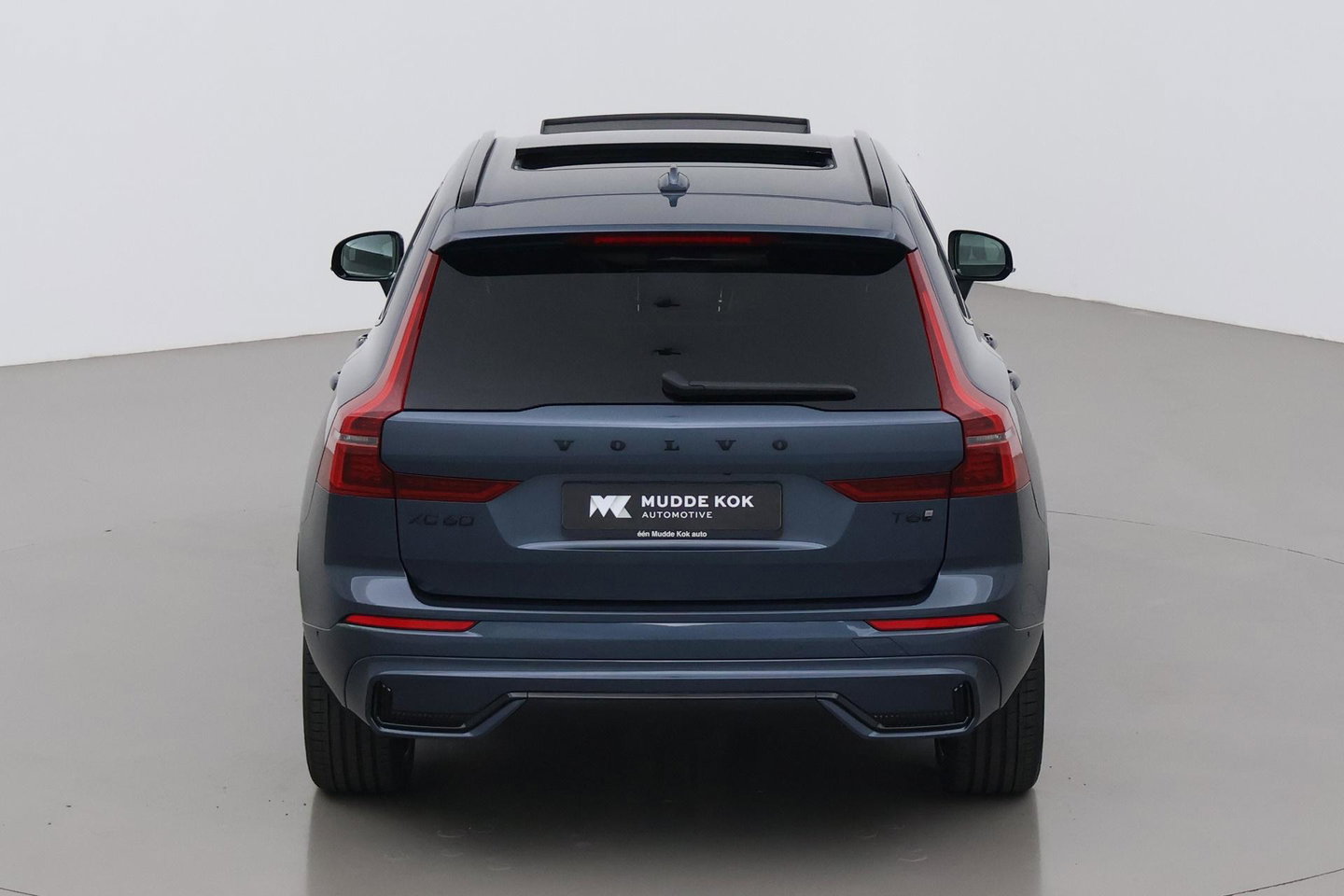 Volvo XC60 T6 Plus Black Edition | Harman/Kardon | Pilot Assist | Panoramadak | 360° Camera | Head-Up | Stoel+Stuurverwarming | 21 Inch