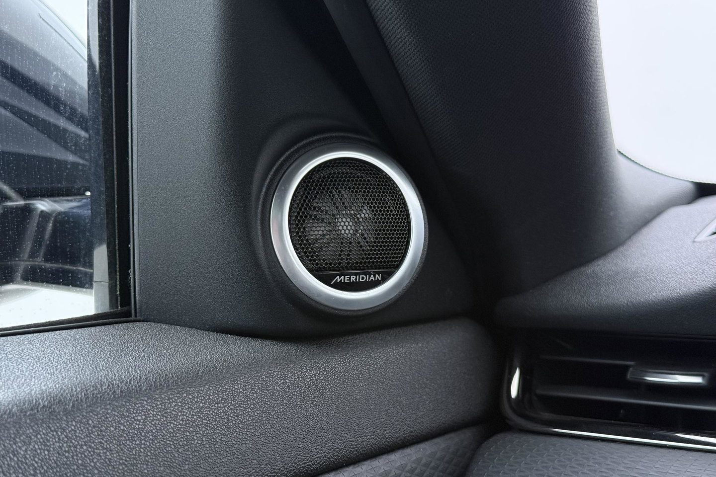 Land Rover Range Rover Evoque P300e R-Dynamic S | Panoramadak | Meridian | Stoel+Stuurverwarming | 20 Inch