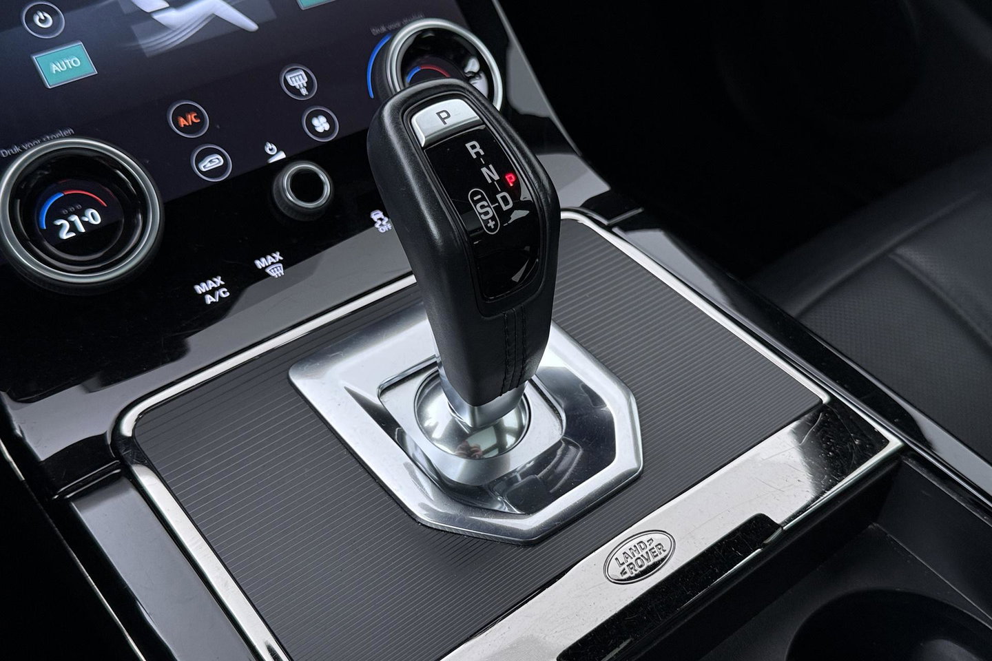 Land Rover Range Rover Evoque P300e R-Dynamic S | Panoramadak | Meridian | Stoel+Stuurverwarming | 20 Inch