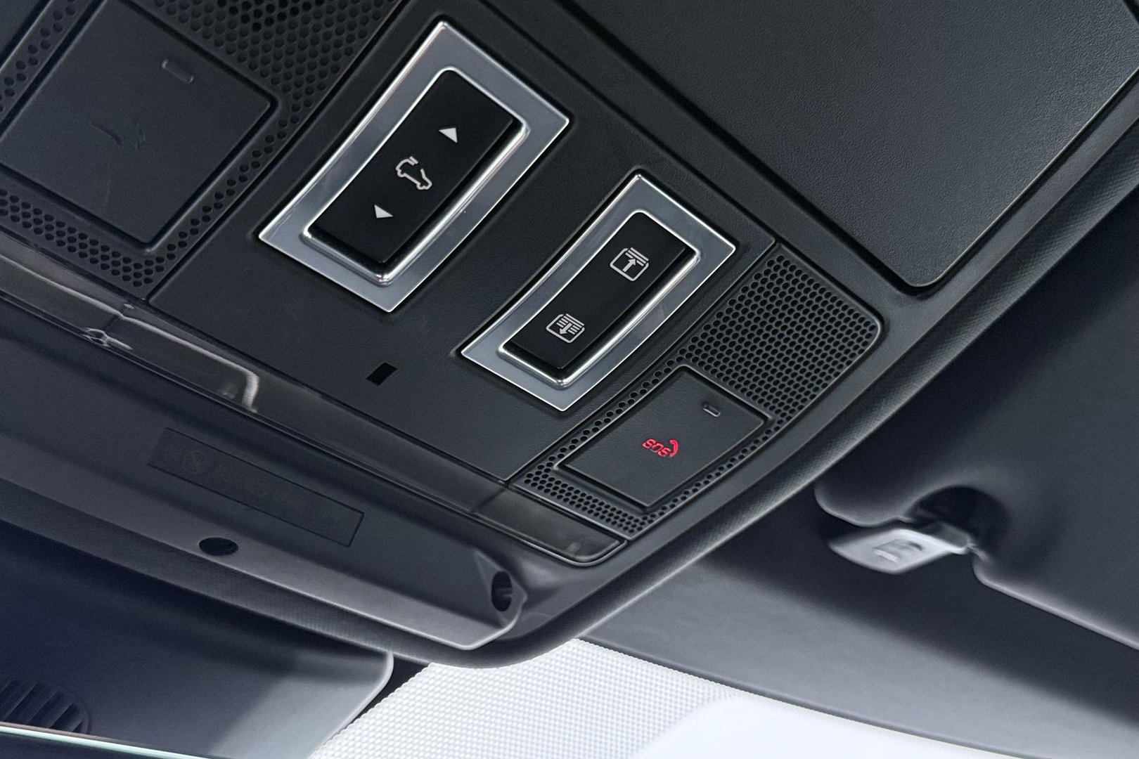 Land Rover Range Rover Evoque P300e R-Dynamic S | Panoramadak | Meridian | Stoel+Stuurverwarming | 20 Inch