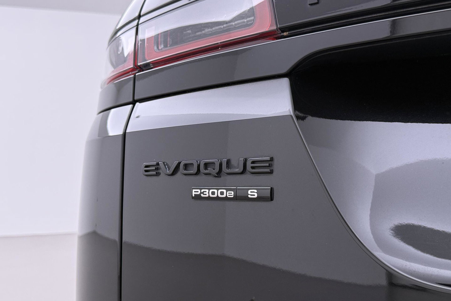 Land Rover Range Rover Evoque P300e R-Dynamic S | Panoramadak | Meridian | Stoel+Stuurverwarming | 20 Inch