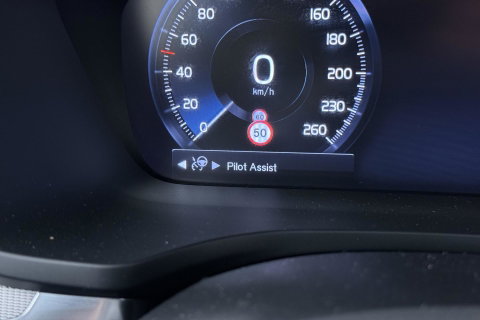 Volvo S60 T8 R-Design | Harman/Kardon | Panoramadak | Trekhaak | 360° Camera | Massage | Head-Up | ACC