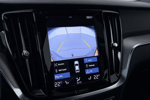 Volvo S60 T8 R-Design | Harman/Kardon | Panoramadak | Trekhaak | 360° Camera | Massage | Head-Up | ACC