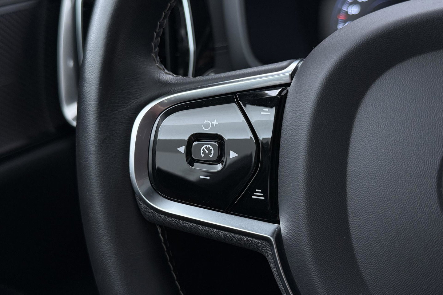 Volvo S60 T8 R-Design | Harman/Kardon | Panoramadak | Trekhaak | 360° Camera | Massage | Head-Up | ACC