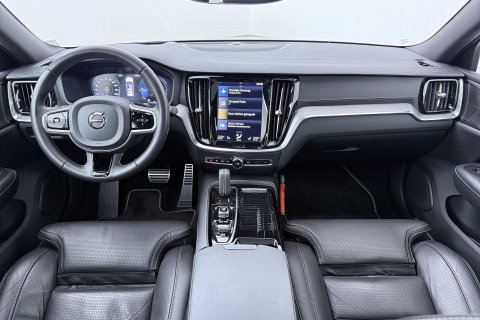 Volvo S60 T8 R-Design | Harman/Kardon | Panoramadak | Trekhaak | 360° Camera | Massage | Head-Up | ACC