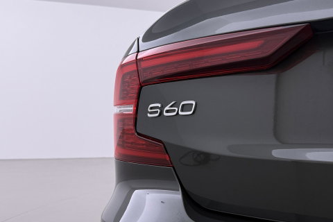 Volvo S60 T8 R-Design | Harman/Kardon | Panoramadak | Trekhaak | 360° Camera | Massage | Head-Up | ACC