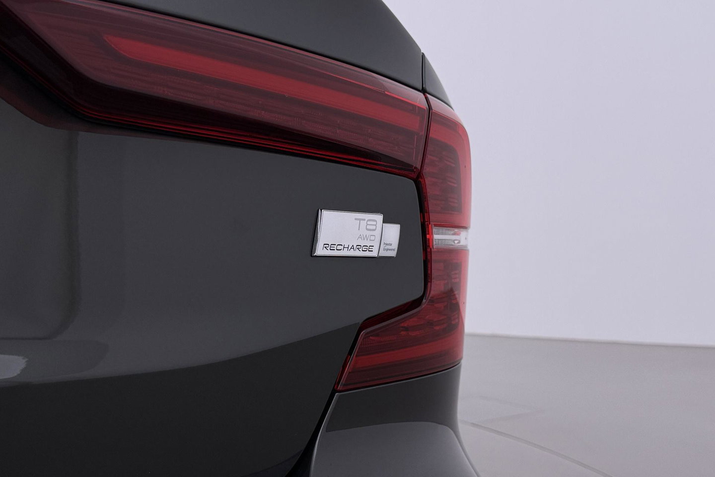 Volvo S60 T8 R-Design | Harman/Kardon | Panoramadak | Trekhaak | 360° Camera | Massage | Head-Up | ACC