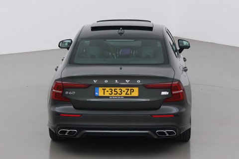 Volvo S60 T8 R-Design | Harman/Kardon | Panoramadak | Trekhaak | 360° Camera | Massage | Head-Up | ACC