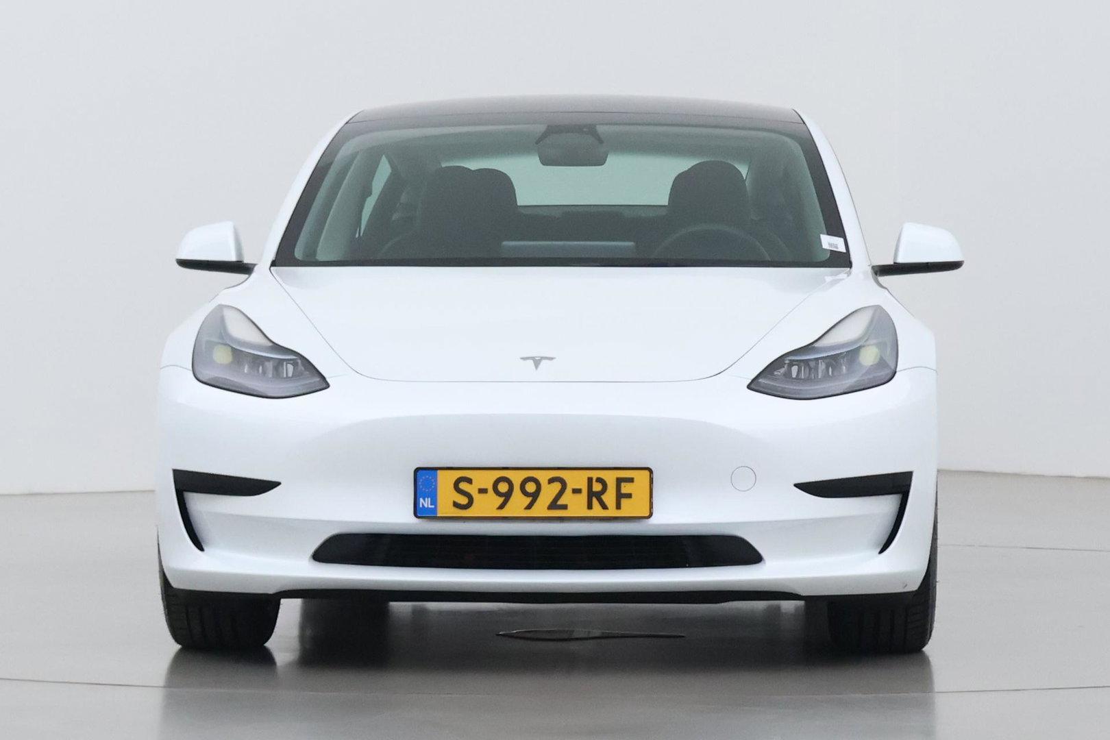 Tesla Model 3 Standard RWD Plus 60 kWh | Panoramadak | Warmtepomp | Autopilot | Stoel+Stuurverwarming | ACC