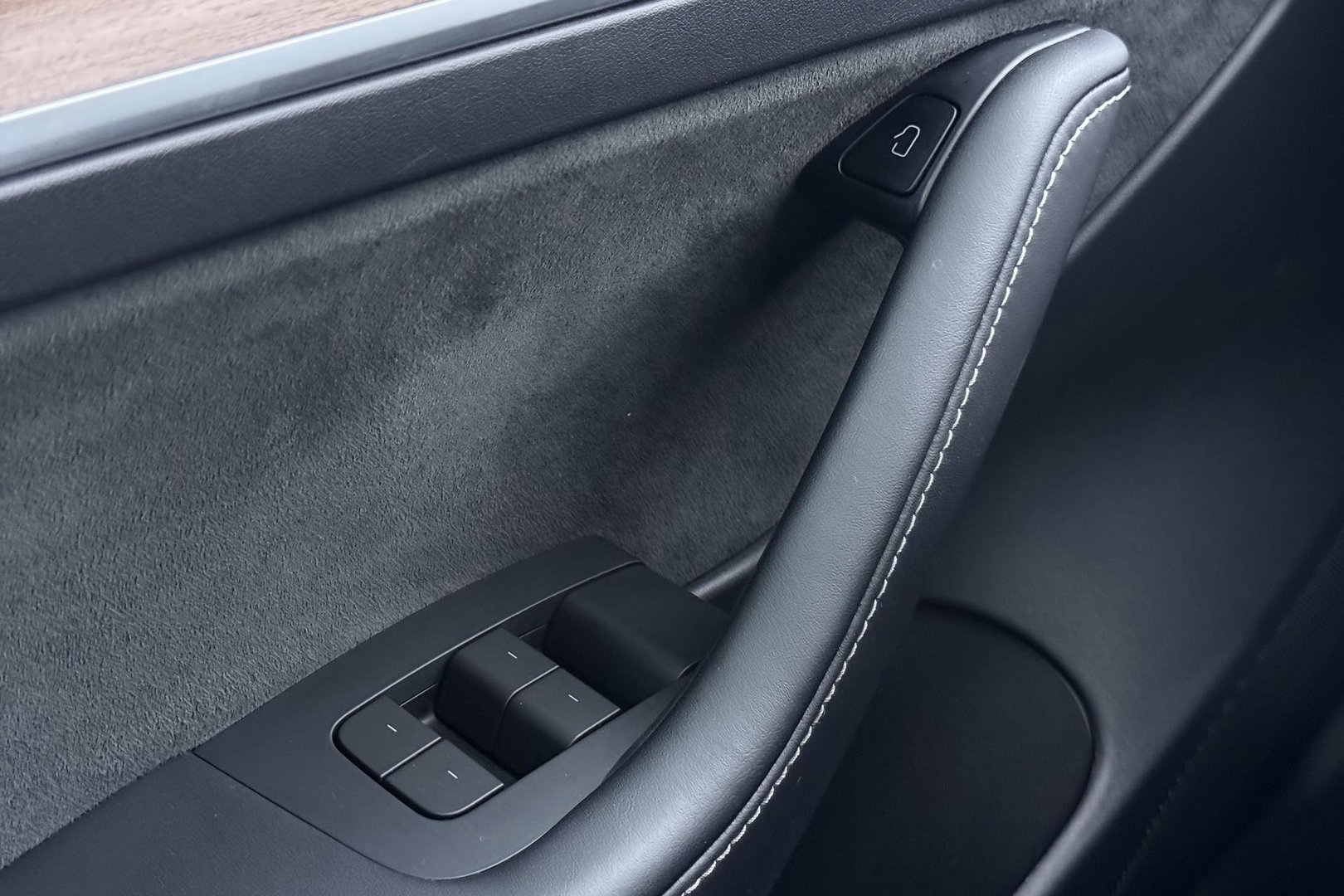 Tesla Model 3 Standard RWD Plus 60 kWh | Panoramadak | Warmtepomp | Autopilot | Stoel+Stuurverwarming | ACC