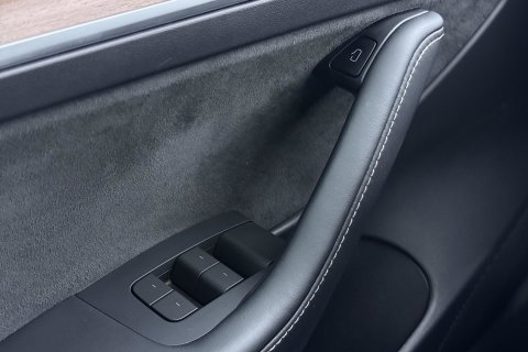 Tesla Model 3 Standard RWD Plus 60 kWh | Panoramadak | Warmtepomp | Autopilot | Stoel+Stuurverwarming | ACC