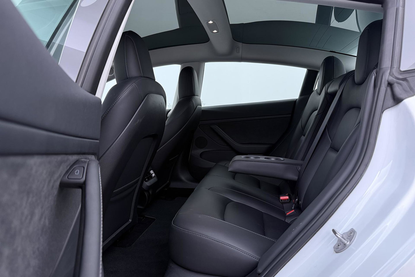 Tesla Model 3 Standard RWD Plus 60 kWh | Panoramadak | Warmtepomp | Autopilot | Stoel+Stuurverwarming | ACC