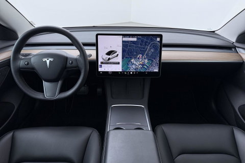 Tesla Model 3 Standard RWD Plus 60 kWh | Panoramadak | Warmtepomp | Autopilot | Stoel+Stuurverwarming | ACC