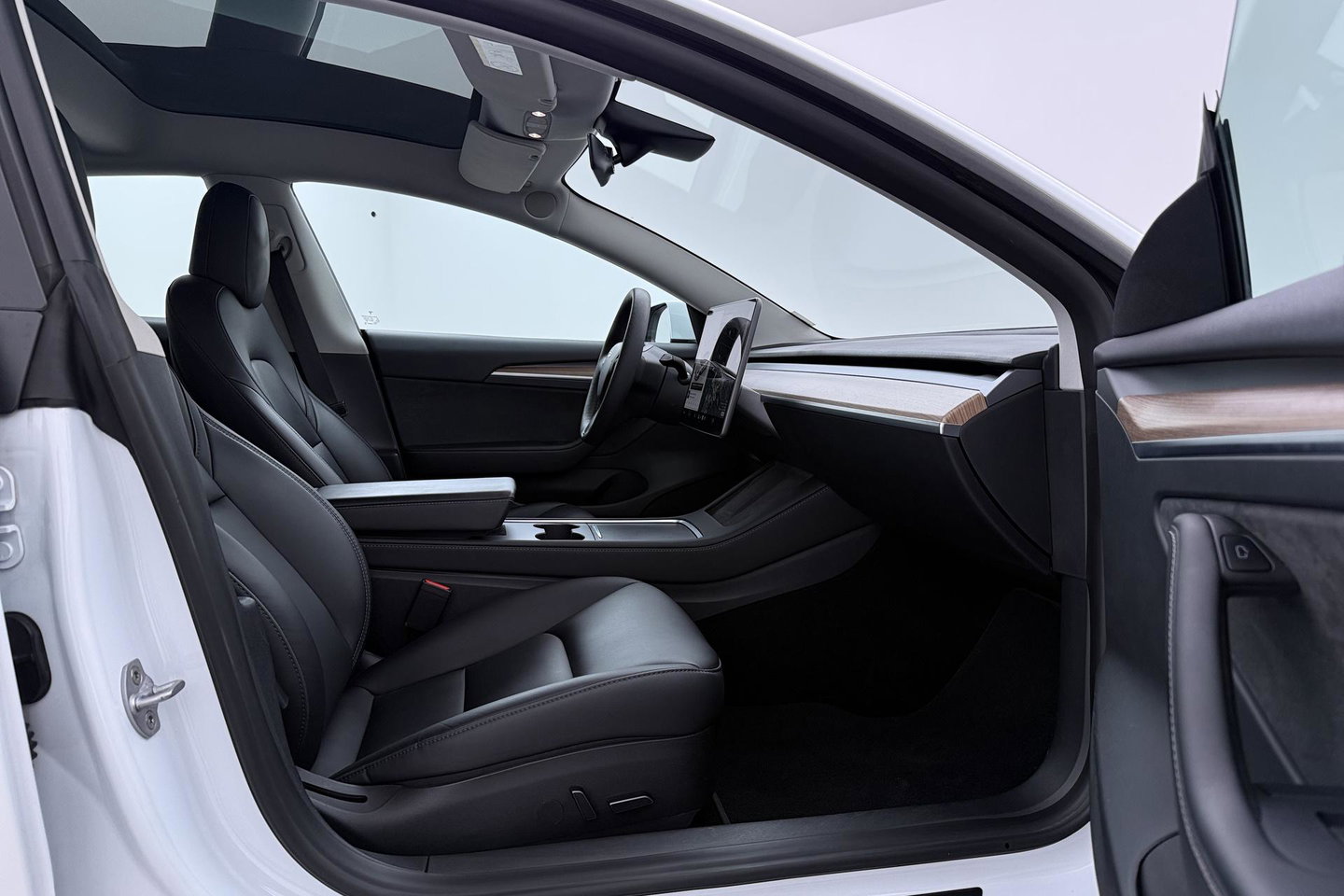 Tesla Model 3 Standard RWD Plus 60 kWh | Panoramadak | Warmtepomp | Autopilot | Stoel+Stuurverwarming | ACC