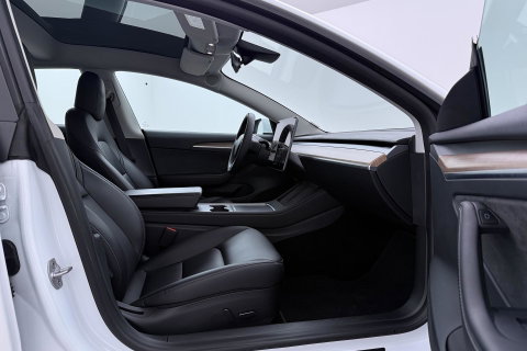 Tesla Model 3 Standard RWD Plus 60 kWh | Panoramadak | Warmtepomp | Autopilot | Stoel+Stuurverwarming | ACC