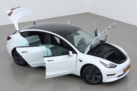 Tesla Model 3 Standard RWD Plus 60 kWh | Panoramadak | Warmtepomp | Autopilot | Stoel+Stuurverwarming | ACC