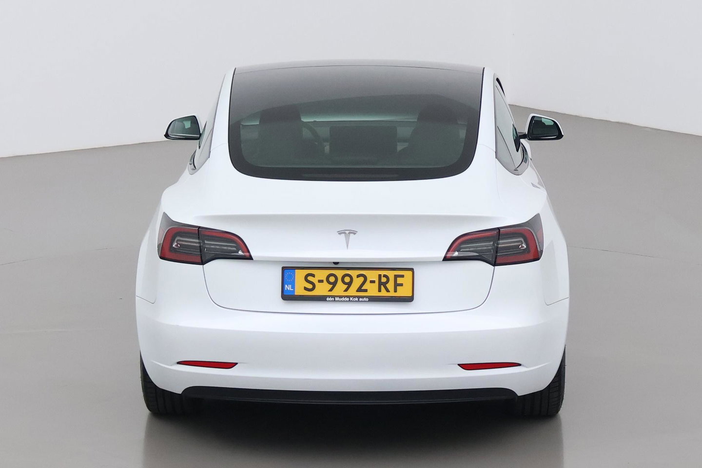 Tesla Model 3 Standard RWD Plus 60 kWh | Panoramadak | Warmtepomp | Autopilot | Stoel+Stuurverwarming | ACC