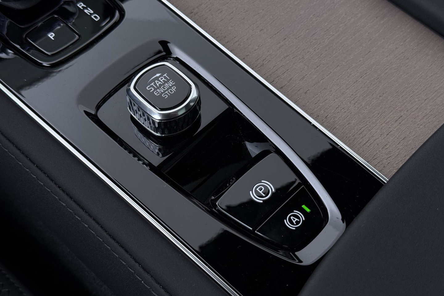 Volvo XC90 T8 Ultra Dark | ACC | Head-Up | Panoramadak | Trekhaak | Harman/Kardon | 7P | 360° Camera