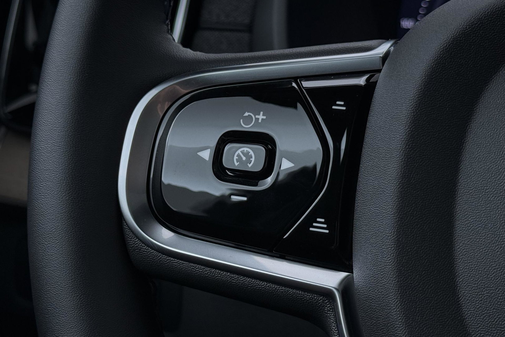 Volvo XC90 T8 Ultra Dark | ACC | Head-Up | Panoramadak | Trekhaak | Harman/Kardon | 7P | 360° Camera