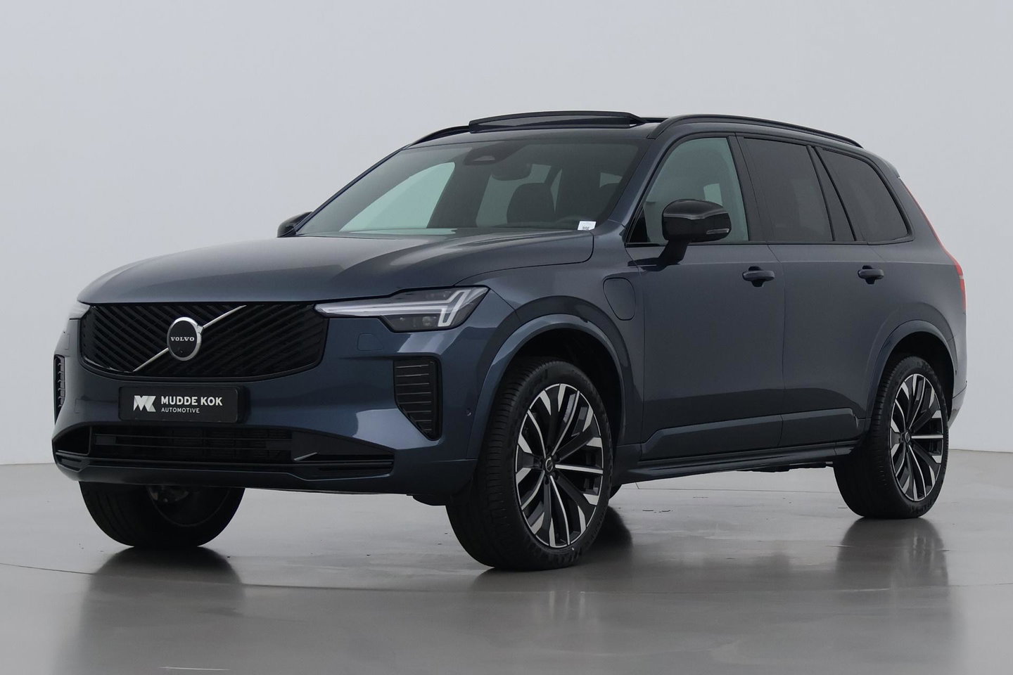 Volvo XC90 T8 Ultra Dark | ACC | Head-Up | Panoramadak | Trekhaak | Harman/Kardon | 7P | 360° Camera