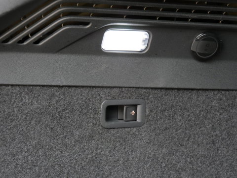 Volkswagen ID.4 77kWh 1ST/ CAMERA/ TREKHAAK/ 20INCH VELGEN/ LUXE INTERIEUR/ SOH 90%