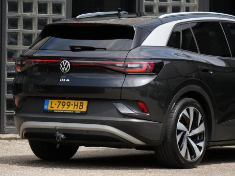 Volkswagen ID.4 77kWh 1ST/ CAMERA/ TREKHAAK/ 20INCH VELGEN/ LUXE INTERIEUR/ SOH 90%