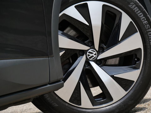 Volkswagen ID.4 77kWh 1ST/ CAMERA/ TREKHAAK/ 20INCH VELGEN/ LUXE INTERIEUR/ SOH 90%