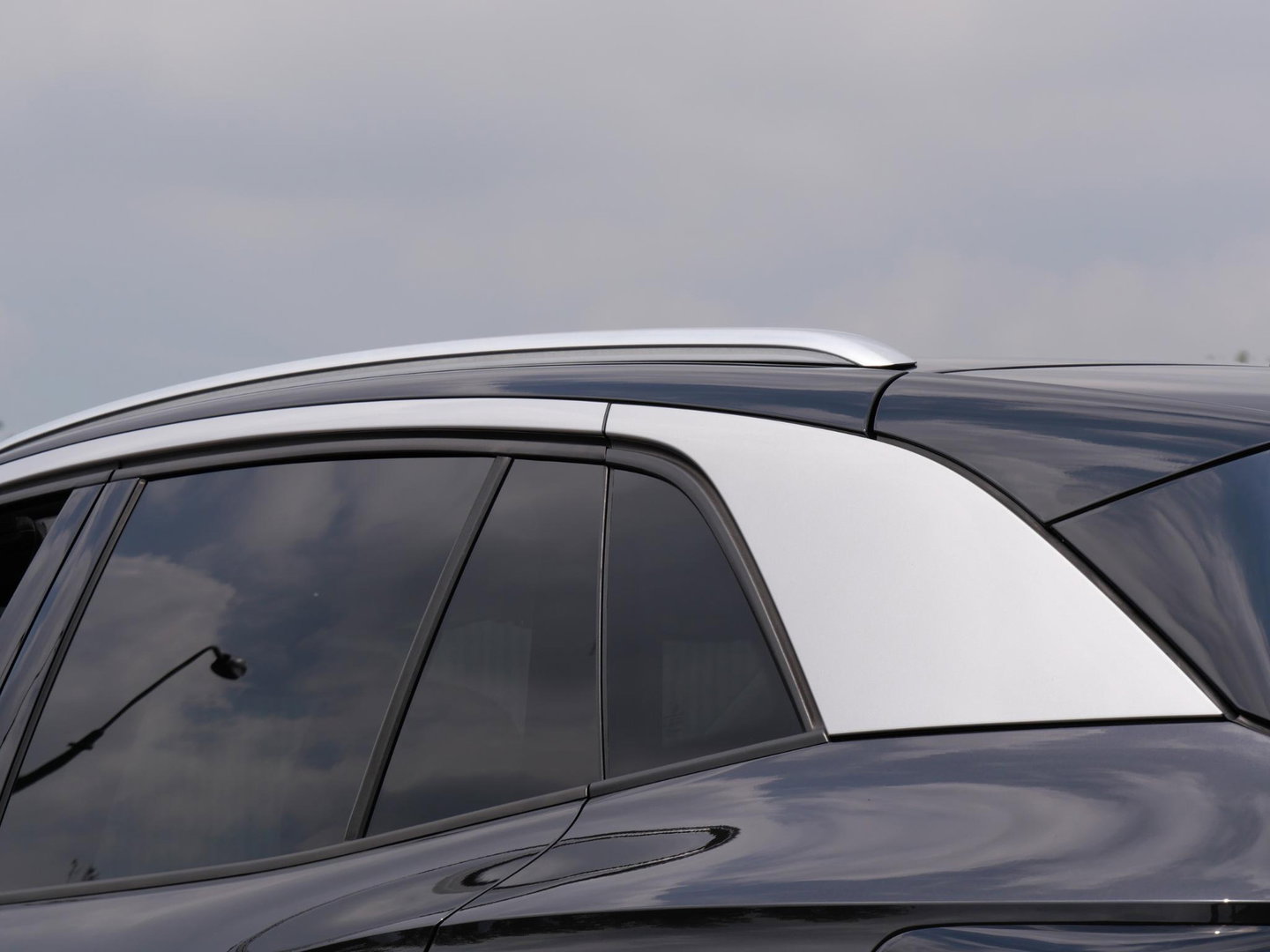 Volkswagen ID.4 77kWh 1ST/ CAMERA/ TREKHAAK/ 20INCH VELGEN/ LUXE INTERIEUR/ SOH 90%