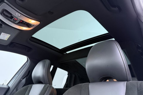 Volvo XC60 2.4 D4 AWD R-Design | GRIJS KENTEKEN | Panoramadak | Trekhaak | BLIS | Standkachel | Stoel+Stuurverwarming | Camera | ACC