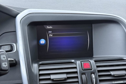 Volvo XC60 2.4 D4 AWD R-Design | GRIJS KENTEKEN | Panoramadak | Trekhaak | BLIS | Standkachel | Stoel+Stuurverwarming | Camera | ACC