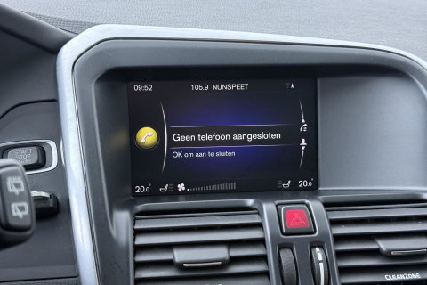 Volvo XC60 2.4 D4 AWD R-Design | GRIJS KENTEKEN | Panoramadak | Trekhaak | BLIS | Standkachel | Stoel+Stuurverwarming | Camera | ACC