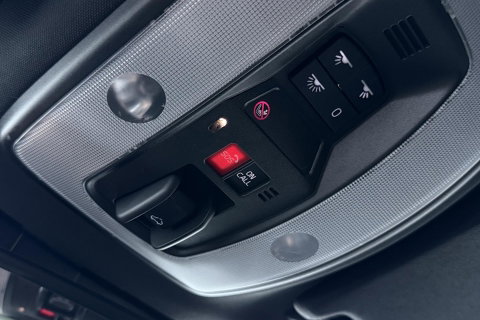 Volvo XC60 2.4 D4 AWD R-Design | GRIJS KENTEKEN | Panoramadak | Trekhaak | BLIS | Standkachel | Stoel+Stuurverwarming | Camera | ACC
