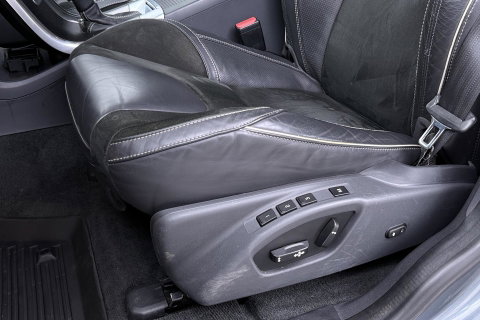 Volvo XC60 2.4 D4 AWD R-Design | GRIJS KENTEKEN | Panoramadak | Trekhaak | BLIS | Standkachel | Stoel+Stuurverwarming | Camera | ACC
