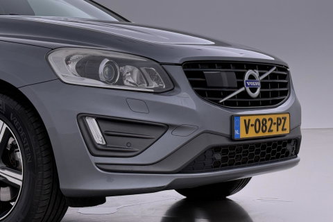 Volvo XC60 2.4 D4 AWD R-Design | GRIJS KENTEKEN | Panoramadak | Trekhaak | BLIS | Standkachel | Stoel+Stuurverwarming | Camera | ACC