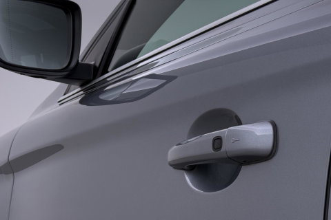 Volvo XC60 2.4 D4 AWD R-Design | GRIJS KENTEKEN | Panoramadak | Trekhaak | BLIS | Standkachel | Stoel+Stuurverwarming | Camera | ACC