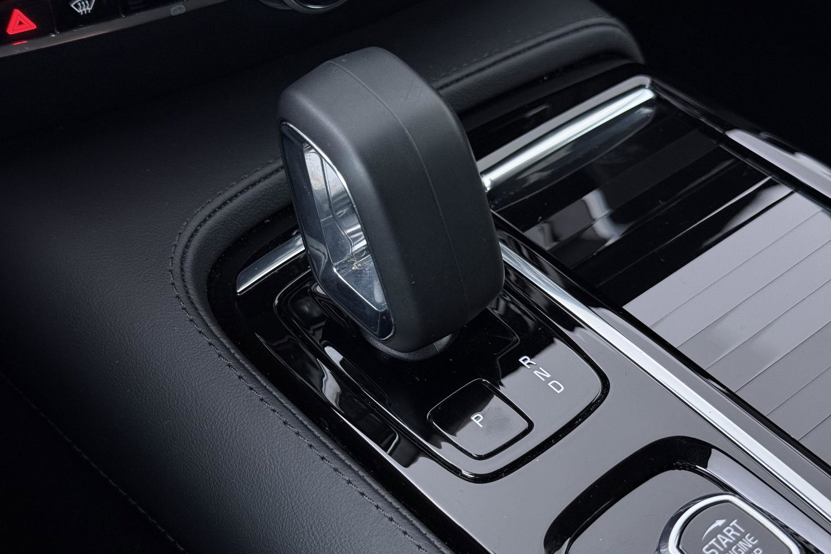 Volvo V60 T6 Plus Bright | LONG RANGE | Harman/Kardon | BLIS | Memory | Trekhaak | ACC | Camera | Stoel+Stuurverwarming