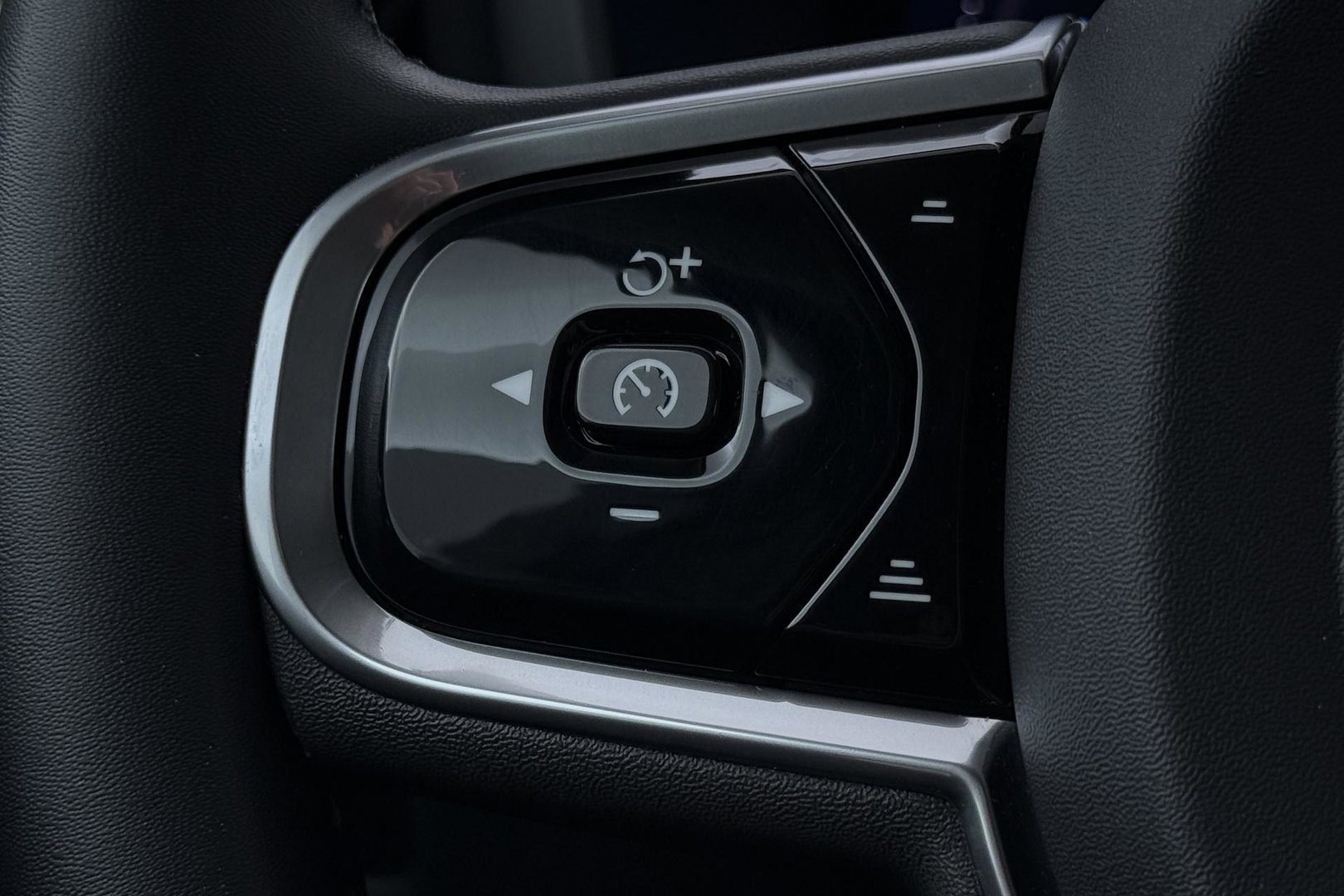 Volvo V60 T6 Plus Bright | LONG RANGE | Harman/Kardon | BLIS | Memory | Trekhaak | ACC | Camera | Stoel+Stuurverwarming