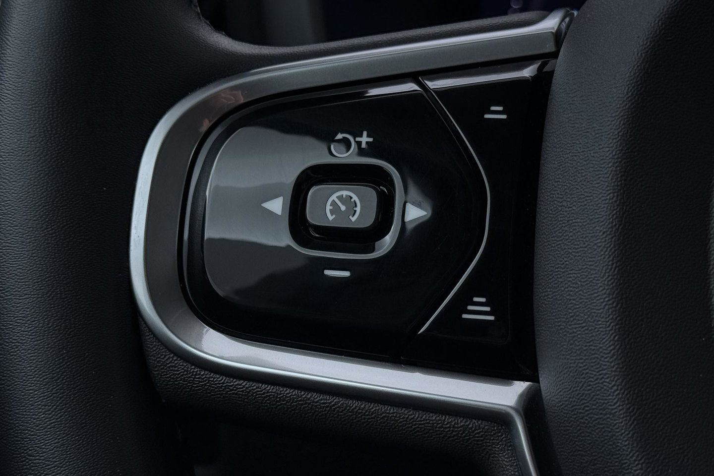 Volvo V60 T6 Plus Bright | LONG RANGE | Harman/Kardon | BLIS | Memory | Trekhaak | ACC | Camera | Stoel+Stuurverwarming