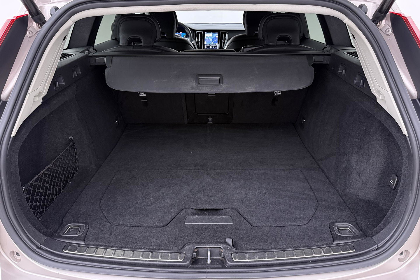 Volvo V60 T6 Plus Bright | LONG RANGE | Harman/Kardon | BLIS | Memory | Trekhaak | ACC | Camera | Stoel+Stuurverwarming