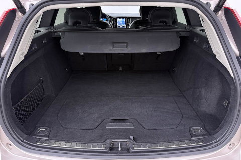 Volvo V60 T6 Plus Bright | LONG RANGE | Harman/Kardon | BLIS | Memory | Trekhaak | ACC | Camera | Stoel+Stuurverwarming