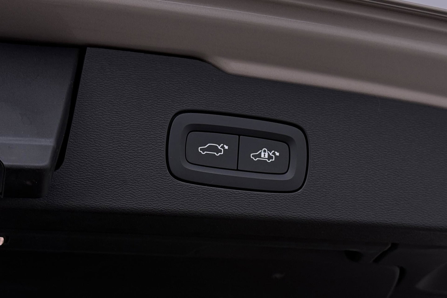 Volvo V60 T6 Plus Bright | LONG RANGE | Harman/Kardon | BLIS | Memory | Trekhaak | ACC | Camera | Stoel+Stuurverwarming