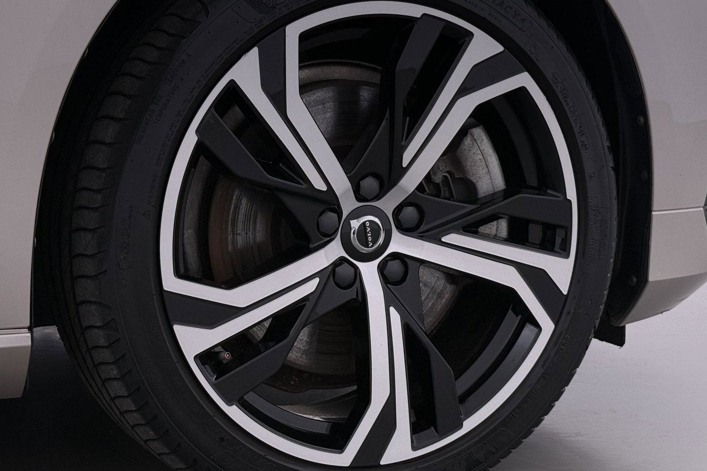 Volvo V60 T6 Plus Bright | LONG RANGE | Harman/Kardon | BLIS | Memory | Trekhaak | ACC | Camera | Stoel+Stuurverwarming