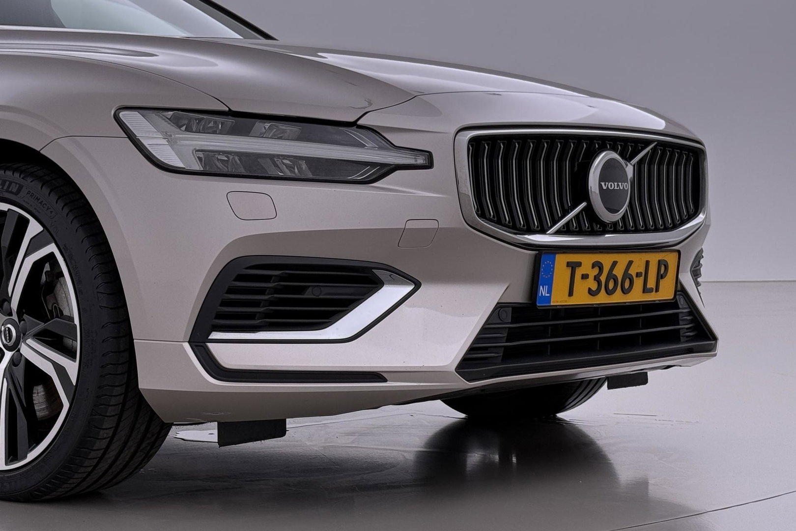Volvo V60 T6 Plus Bright | LONG RANGE | Harman/Kardon | BLIS | Memory | Trekhaak | ACC | Camera | Stoel+Stuurverwarming